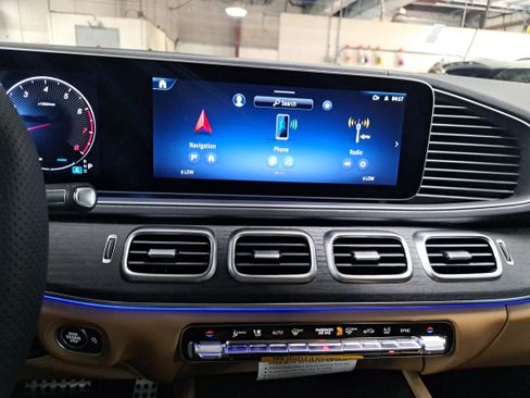 New 2026 Mercedes-Benz GLS 450 4MATIC image 20