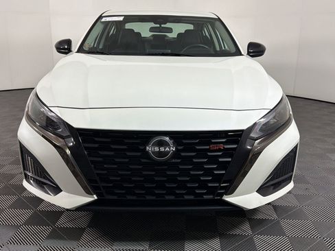 Used 2024 Nissan Altima 2.5 SR FWD image 5
