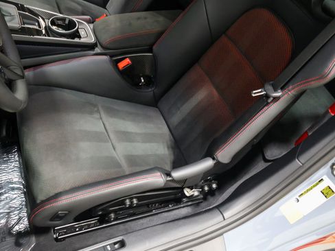 Used 2025 Porsche 911 GT3 RS w/ Weissach Package RWD image 35