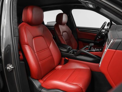 Certified 2021 Porsche Cayenne GTS AWD/4WD image 23