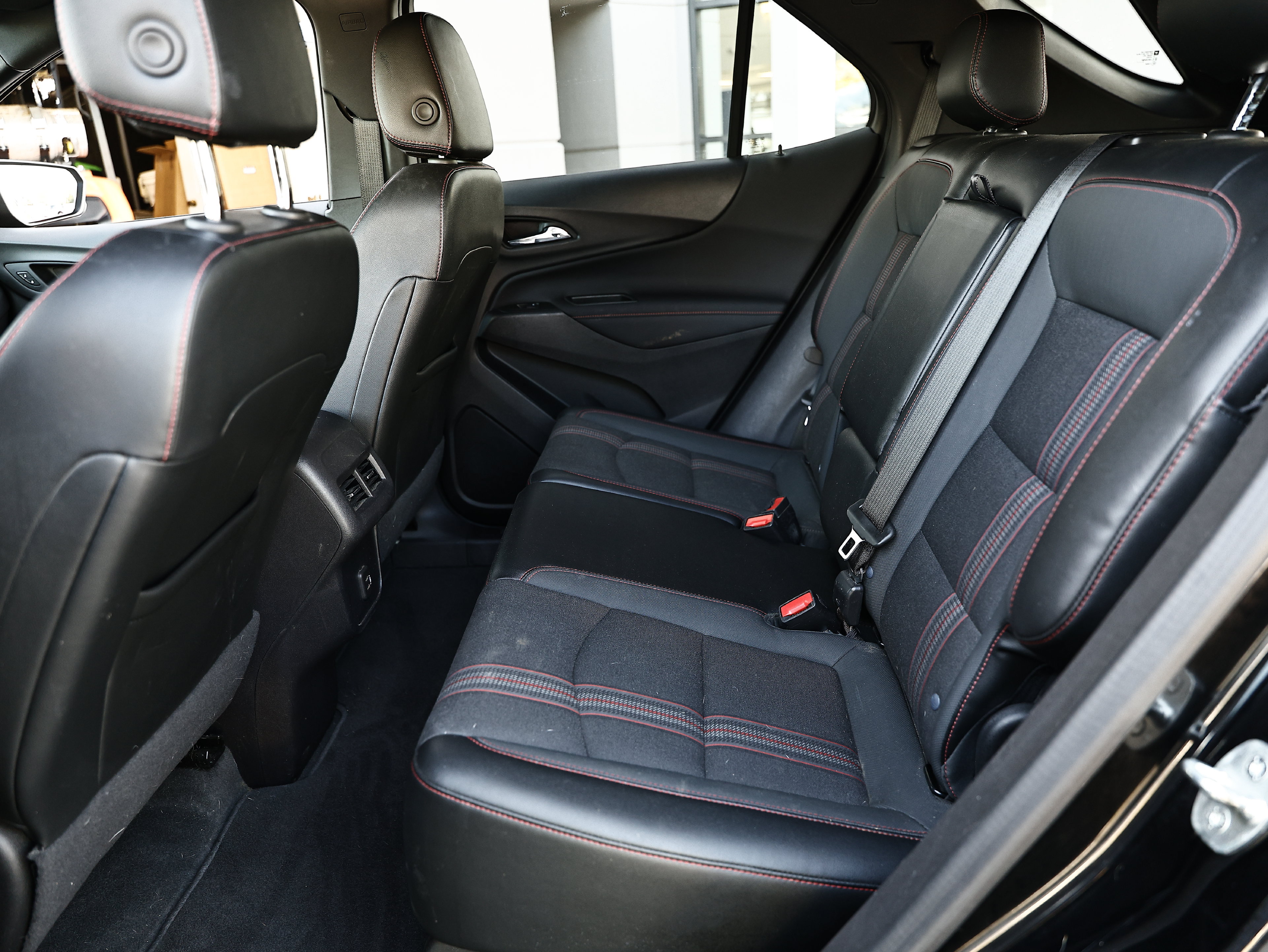 Used 2024 Chevrolet Equinox RS FWD image 23