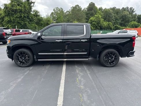 Used 2023 Chevrolet Silverado 1500 High Country w/ Technology Package AWD/4WD image 2