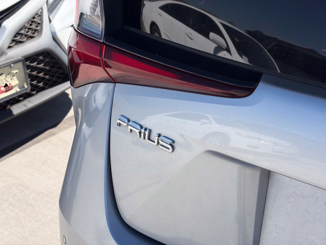 Used 2019 Toyota Prius XLE w/ Carpet Mat Package FWD image 5