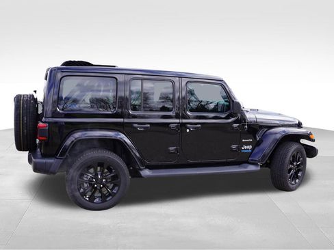 Certified 2021 Jeep Wrangler Unlimited Sahara w/ Cold Weather Group AWD/4WD image 5