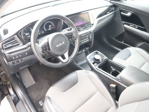 Used 2022 Kia Niro EX FWD image 24