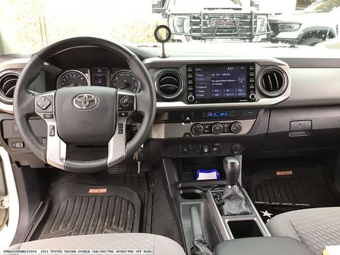 Used 2021 Toyota Tacoma SR5 RWD image 13