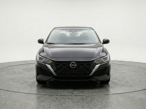 Used 2025 Nissan Sentra SV image 2