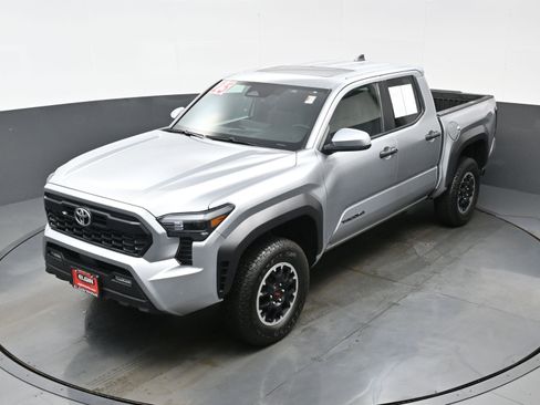 Used 2025 Toyota Tacoma TRD Off-Road w/ TRD Off Road Upgrade Package image 38