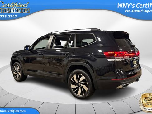 Used 2025 Volkswagen Atlas SE image 8