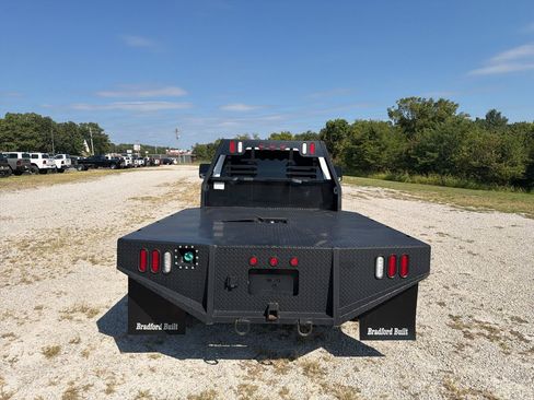 Used 2026 RAM 3500 Tradesman w/ Chrome Appearance Group AWD/4WD image 4
