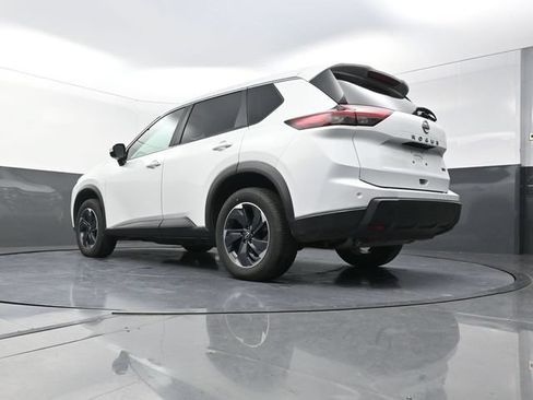 Used 2024 Nissan Rogue SV FWD image 35