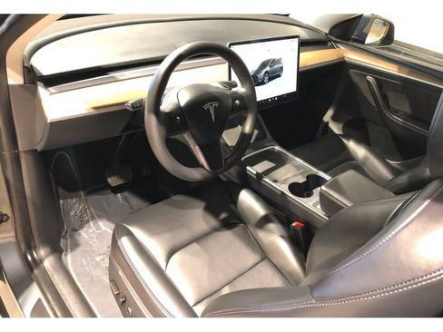 Used 2023 Tesla Model Y Long Range image 21