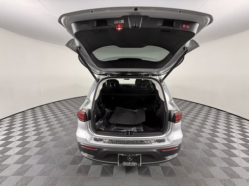 Used 2023 Mercedes-Benz EQB 300 4MATIC image 30