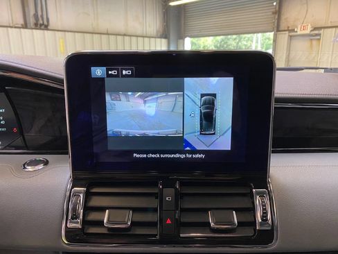 Used 2018 Lincoln Navigator Select w/ Technology Package RWD image 43