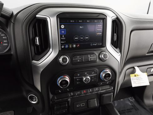 Used 2020 GMC Sierra 2500 SLE w/ SLE Value Package; image 22