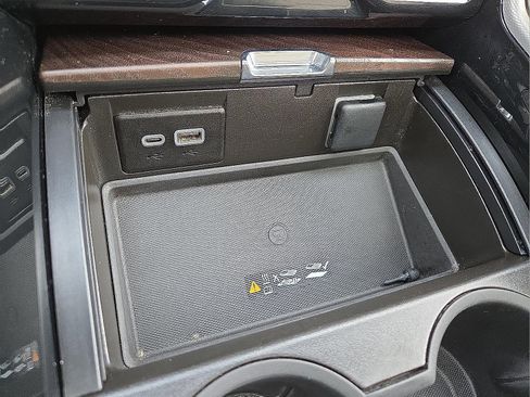 Used 2023 GMC Yukon Denali w/ Denali Reserve Package image 21