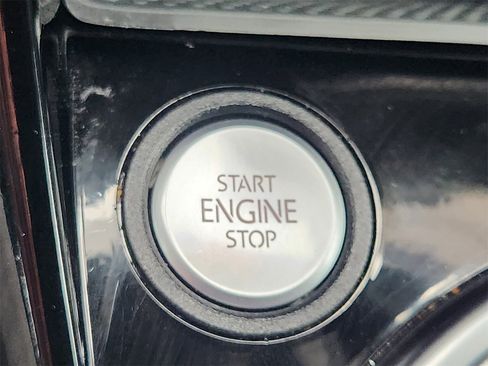 Used 2019 Volkswagen Beetle 2.0T Final Edition SEL image 20