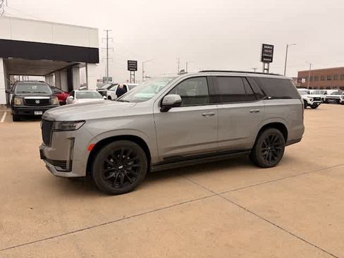 Certified 2024 Cadillac Escalade Sport w/ LPO, ONYX Package image 4