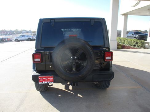 Used 2019 Jeep Wrangler Unlimited Sport image 6