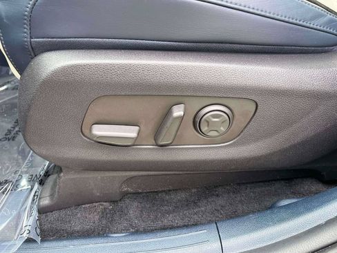 Used 2025 Kia Carnival SX FWD image 19