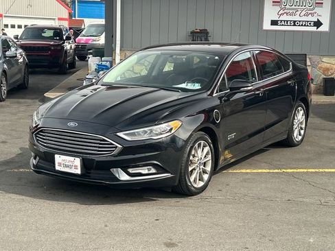 Used 2017 Ford Fusion Energi Titanium FWD image 2