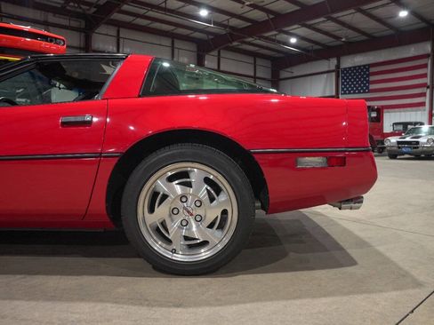 Used 1990 Chevrolet Corvette Coupe image 5