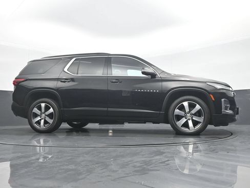 Used 2023 Chevrolet Traverse LT w/ LT Premium Package AWD/4WD image 31