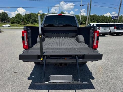 Used 2023 Ford F250 Lariat w/ Lariat Ultimate Package AWD/4WD image 10