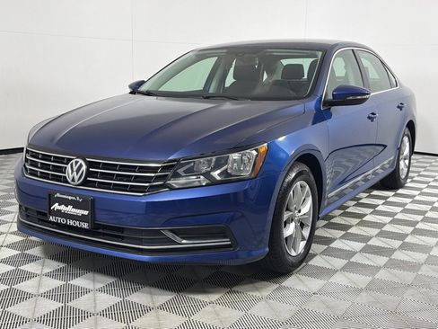 Used 2016 Volkswagen Passat 1.8T R-Line image 9