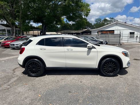 Used 2018 Mercedes-Benz GLA 250 4MATIC w/ Premium Package image 4