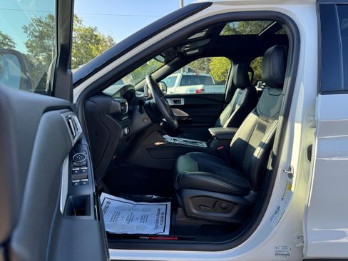 Used 2023 Ford Explorer ST w/ Equipment Group 401A image 10