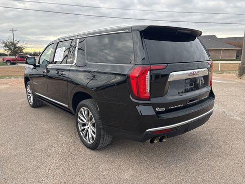 Used 2023 GMC Yukon XL Denali w/ Denali Reserve Package image 3