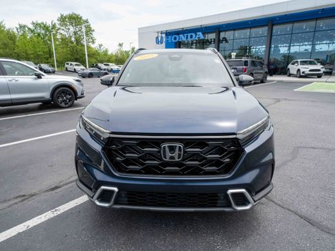 Used 2025 Honda CR-V Sport Touring image 2