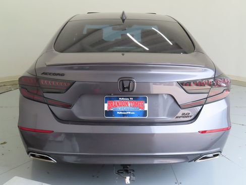 Used 2018 Honda Accord Sport image 4