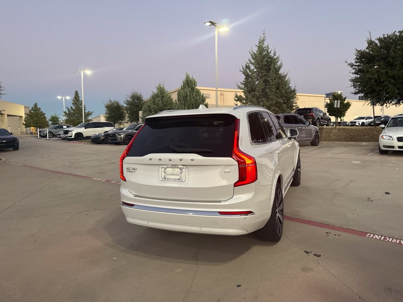 Used 2024 Volvo XC90 T8 Ultimate w/ Protection Package Premier AWD/4WD image 13