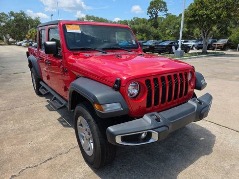 Used 2023 Jeep Gladiator Sport AWD/4WD image 4