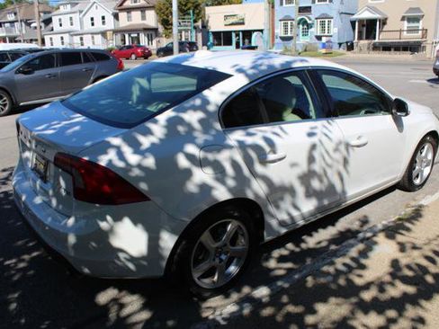 Used 2012 Volvo S60 T5 image 8