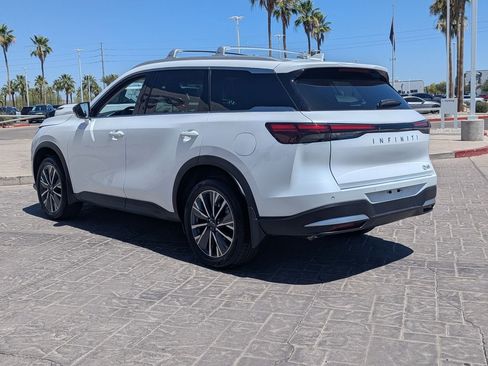 Certified 2027 INFINITI QX60 Luxe w/ Family Package FWD image 3
