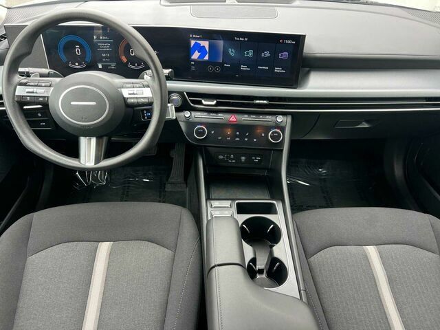 Used 2025 Hyundai Sonata SEL FWD image 16
