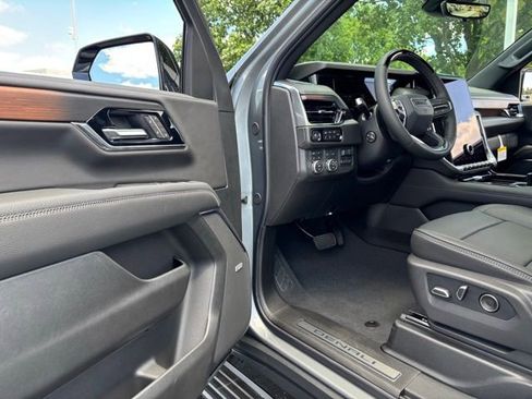 New 2026 GMC Yukon Denali w/ Denali Reserve Package AWD/4WD image 20