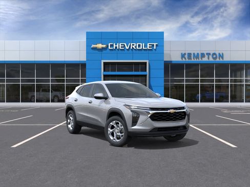 New 2026 Chevrolet Trax LS w/ LS Convenience Package FWD image 1