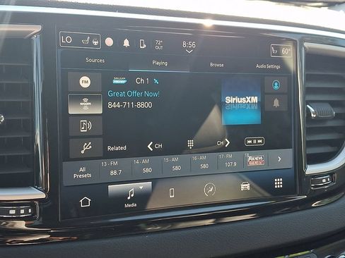 Used 2023 Chrysler Pacifica Touring-L FWD image 17