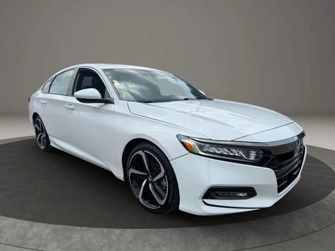 Used 2019 Honda Accord Sport image 3