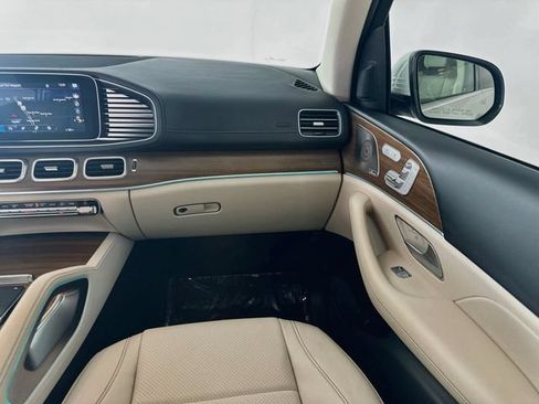 Certified 2023 Mercedes-Benz GLS 450 4MATIC image 24