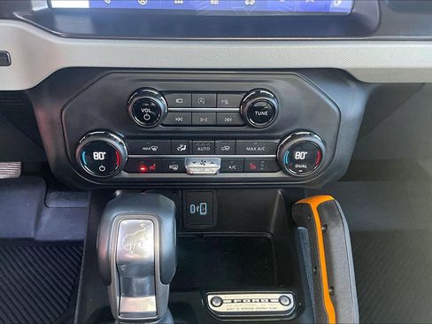 Used 2023 Ford Bronco Badlands image 24