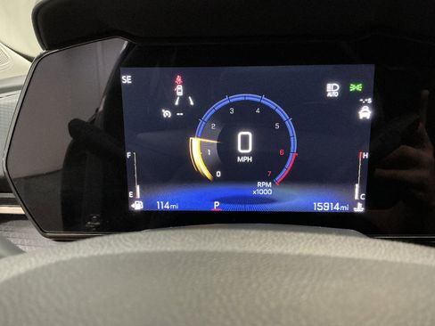 Used 2025 Chevrolet Trax ACTIV FWD image 13