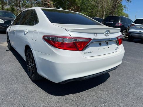 Used 2016 Toyota Camry SE FWD image 3