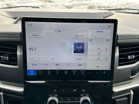 Used 2024 Ford Expedition XLT AWD/4WD image 28