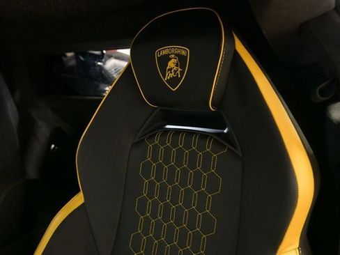 Used 2024 Lamborghini Revuelto image 34