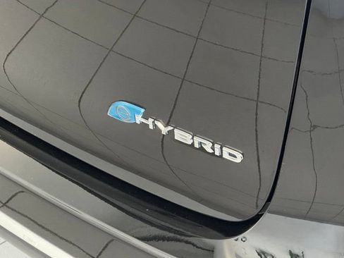 Used 2024 Chrysler Pacifica Limited FWD image 46